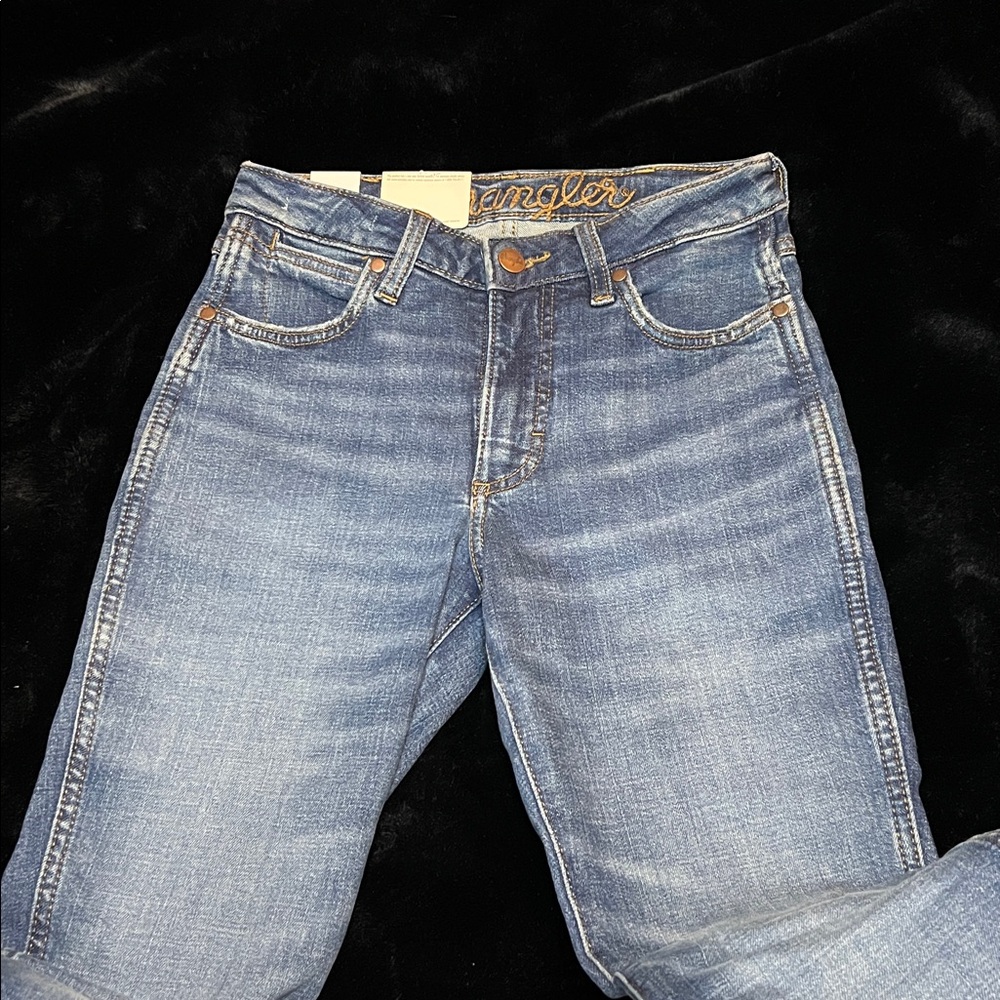 Wrangler Bailey High Rise Flares - Picture 4 of 8